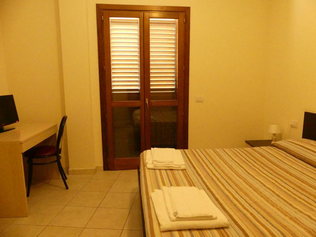Beb 2000 Otel Sassari Dış mekan fotoğraf